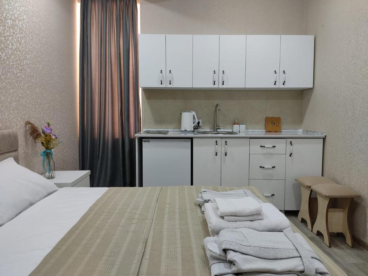 Pushkin Street Pearl Hotel Koetaisi Buitenkant foto
