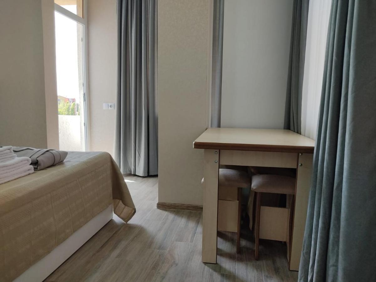 Pushkin Street Pearl Hotel Koetaisi Buitenkant foto