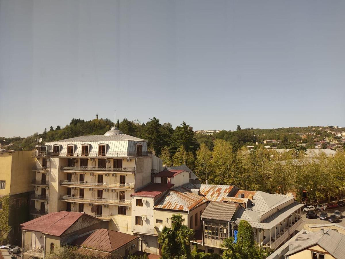 Pushkin Street Pearl Hotel Koetaisi Buitenkant foto