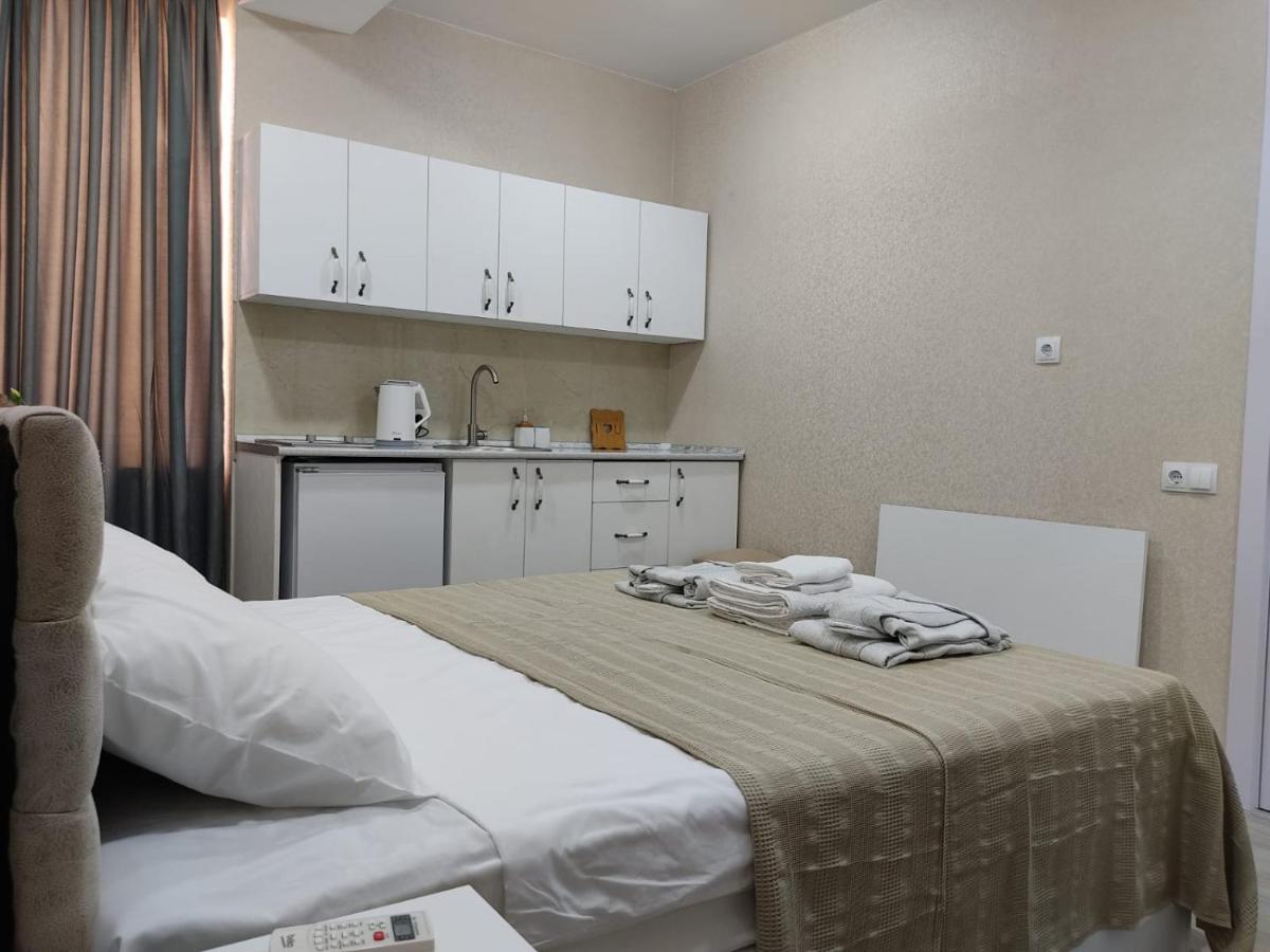 Pushkin Street Pearl Hotel Koetaisi Buitenkant foto