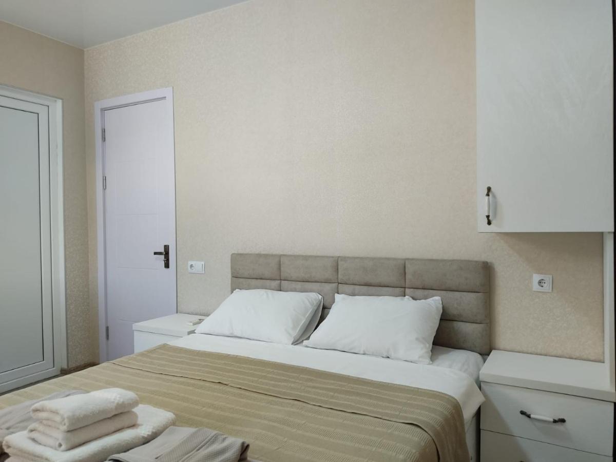 Pushkin Street Pearl Hotel Koetaisi Buitenkant foto